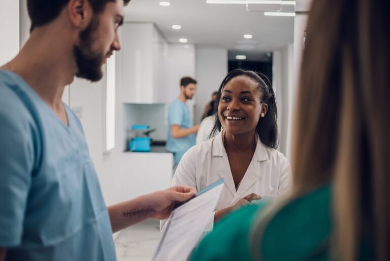 Home 2 What does a Healthcare Administrator do?